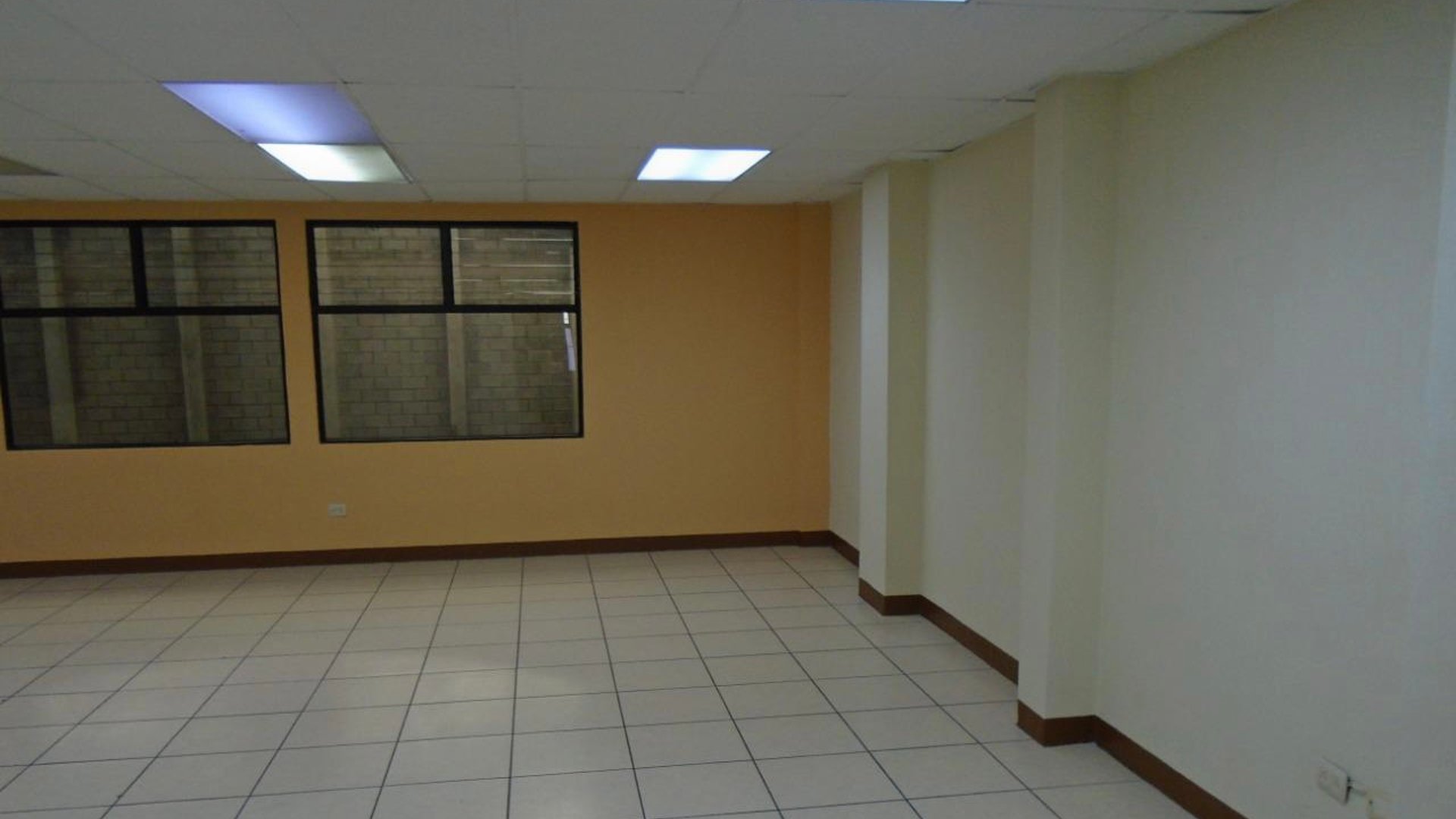 Alquilo Ofibodega en zona 4 de Mixco - Miniatura 9