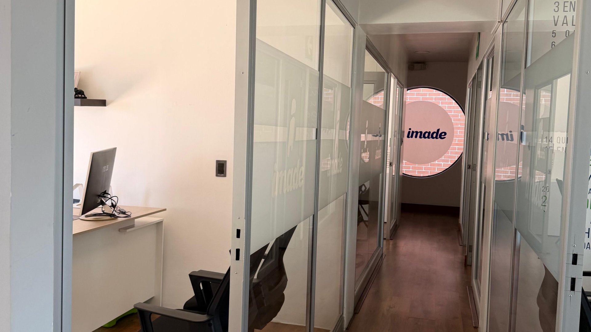 Oficina Premium 200m² Zona 11, Guatemala: ¡Ideal para tu Negocio! - Miniatura 5