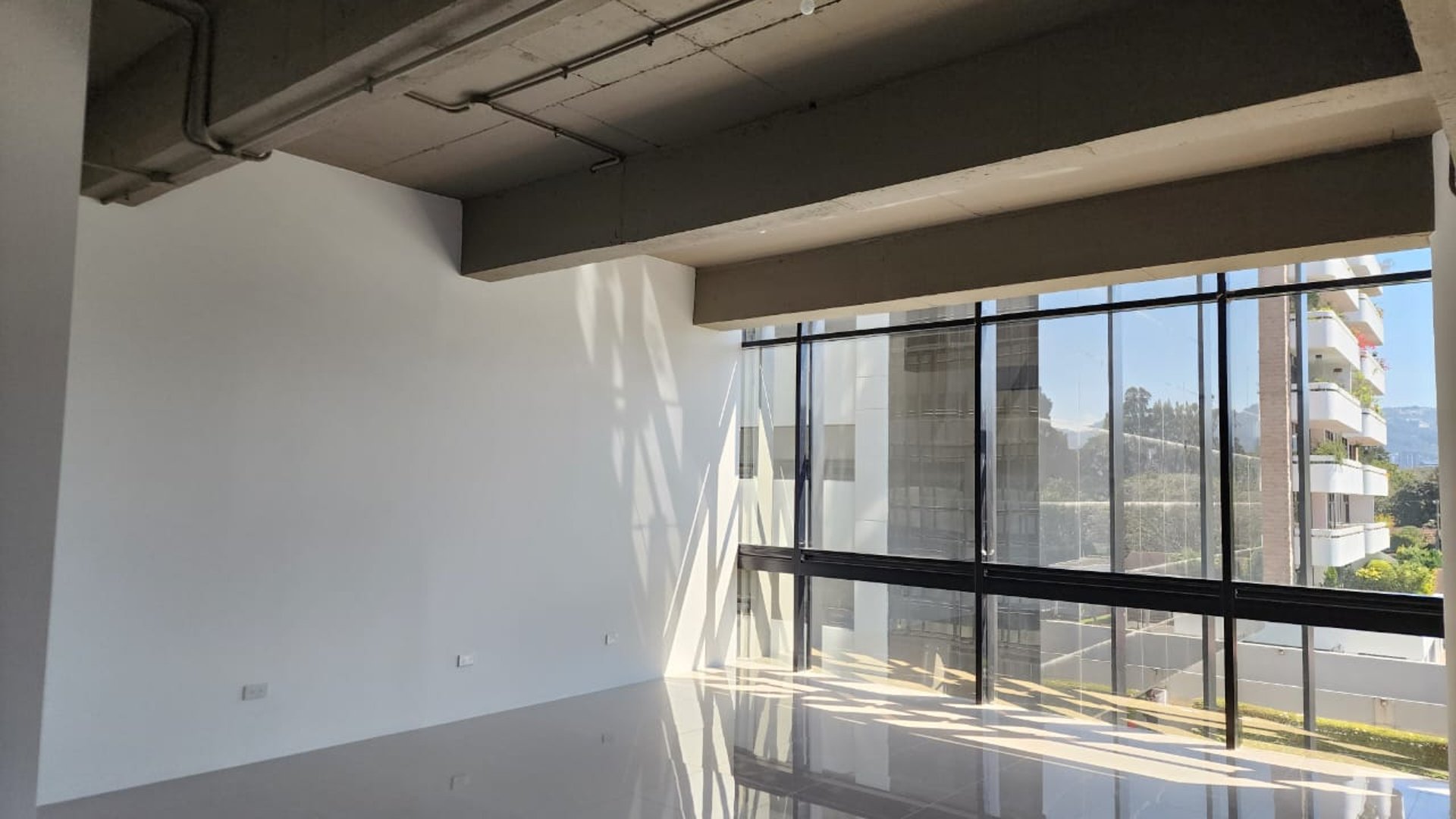 Oficina nueva en alquiler Burgo, zona 14