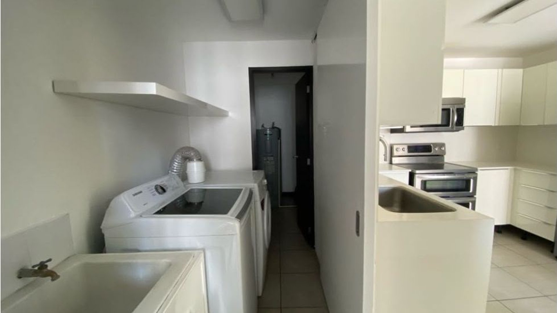 RENTA APARTAMENTO ATTICA II ZONA 14 CON CUARTO DE SERVICIO - Miniatura 6
