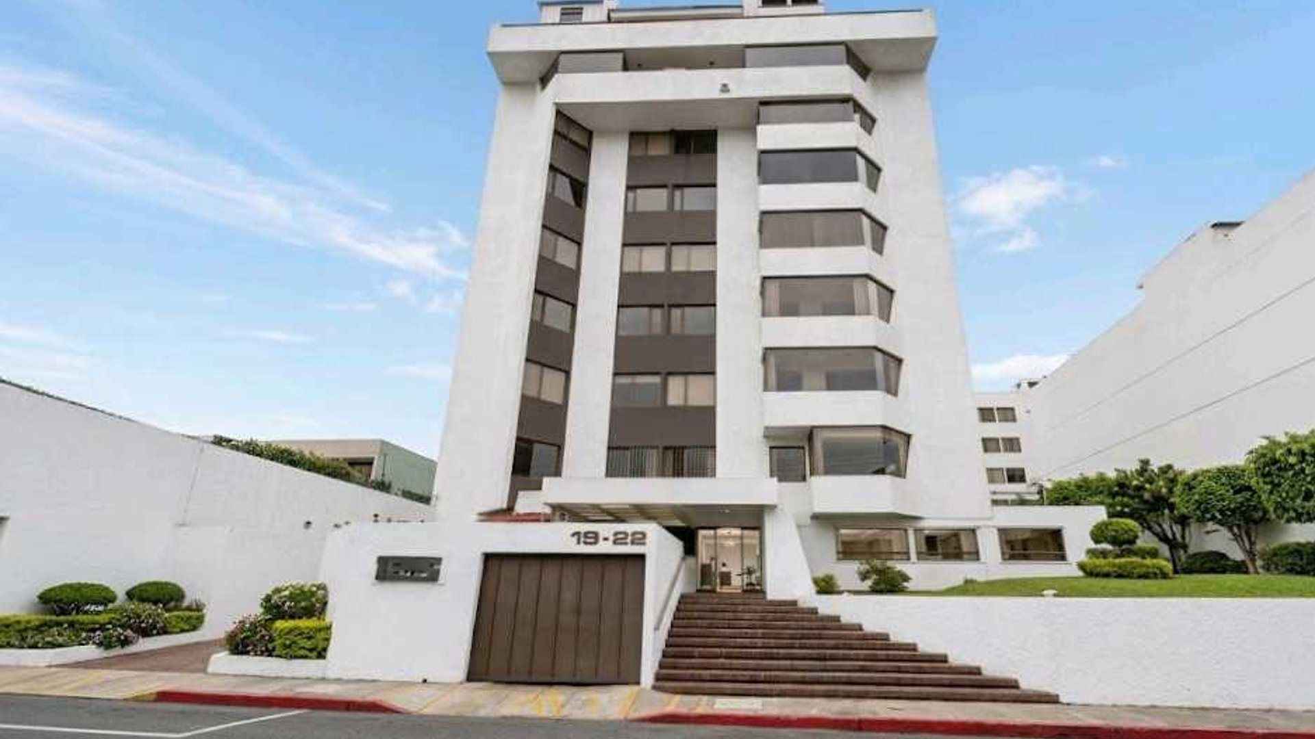 APARTAMENTO AMUEBLADDO EN ALQUILER???? Edificio Las Cañas, Zona 10 - Image 1