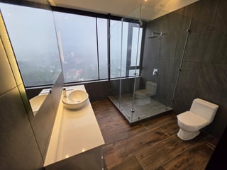 Venta de Penthouse de 4 habitaciones en zona 10 Ref-5053 - Image 20