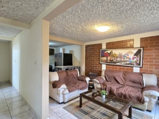 Casa en Venta San Cristóbal con Dos Locales Comerciales - Image 6