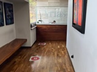 En renta oficina comercial en Zona 10 - Image 1