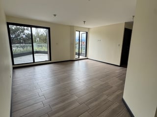 📍 APARTAMENTO EN RENTA – 2 HAB + AMPLIA TERRAZA | VIRO | ZONA 11 - 5