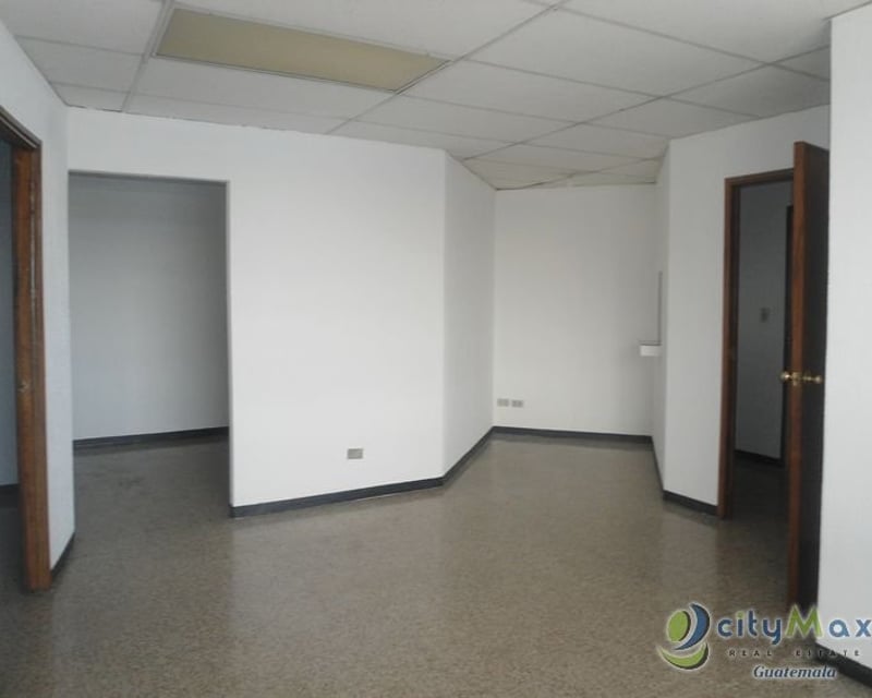 Alquilo Oficina con 60.00m2 en Zona 13