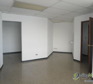 Alquilo Oficina con 60.00m2 en Zona 13