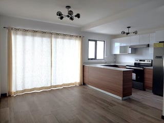 📍 APARTAMENTO EN RENTA – EDIFICIO SEGHERÍA | ZONA 14 - Image 3