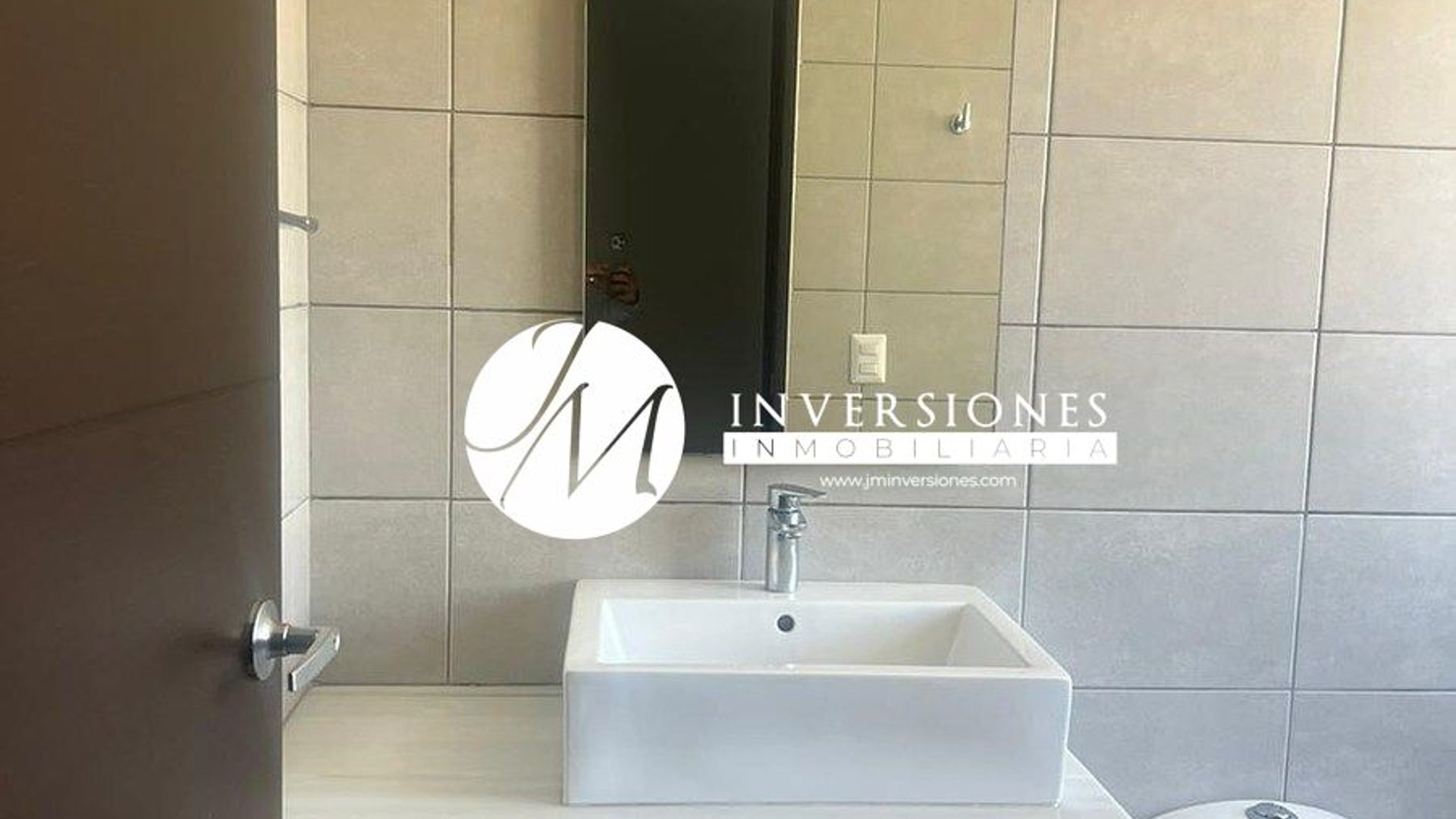 Apartamento en renta de 2 dormitorios en zona 14 - Miniatura 9