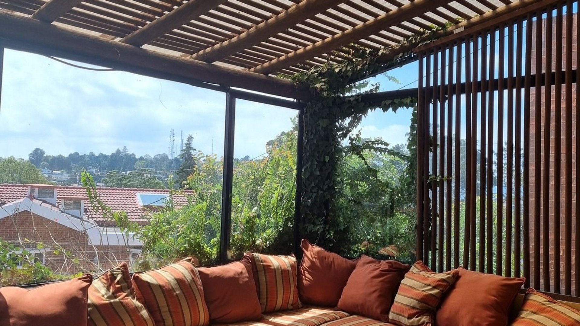 CASA EN VENTA EN SANTA ROSALIA