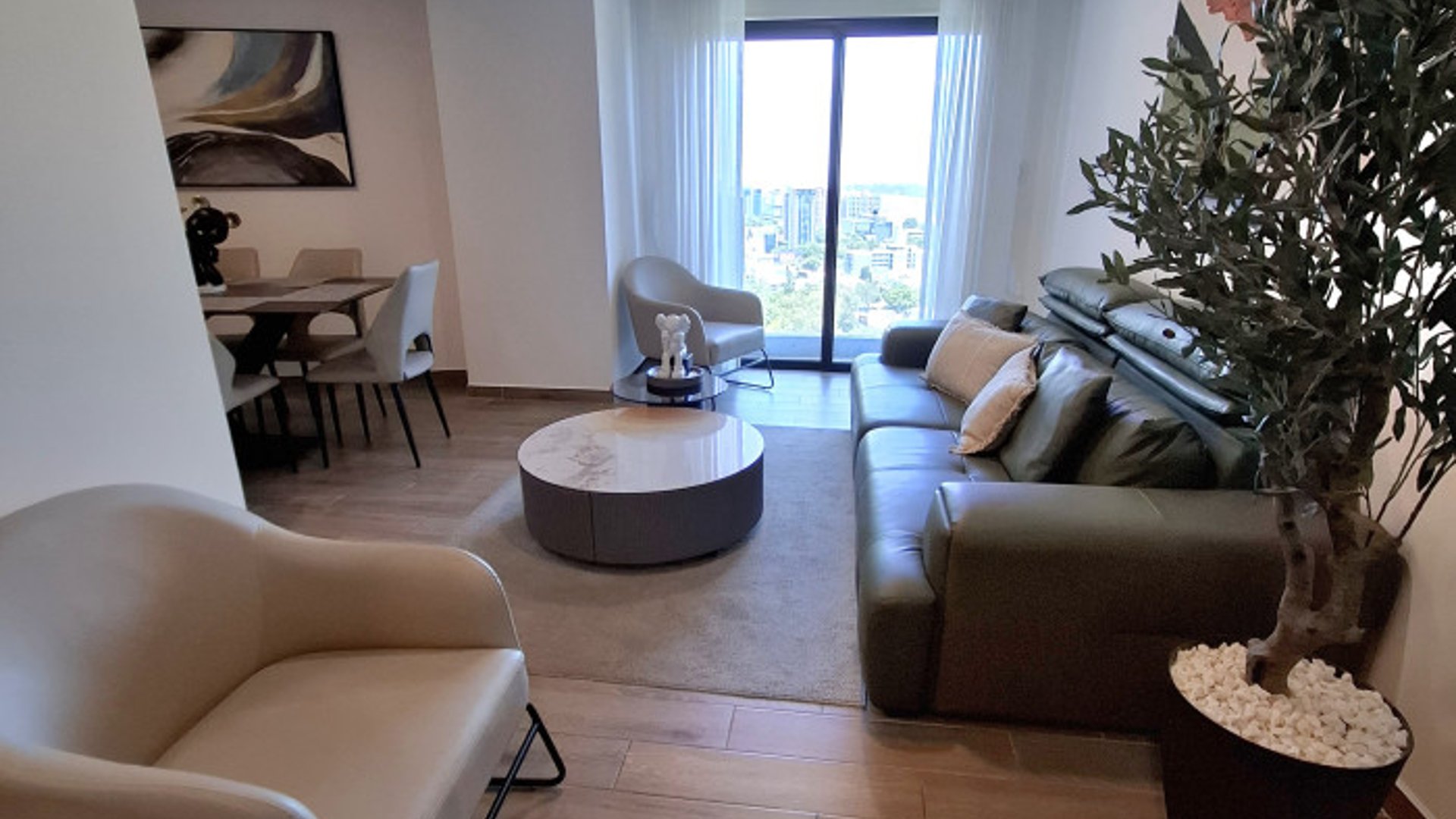 Apartamento Amueblado de 3 Habitaciones en Parque 14 - Miniatura 2