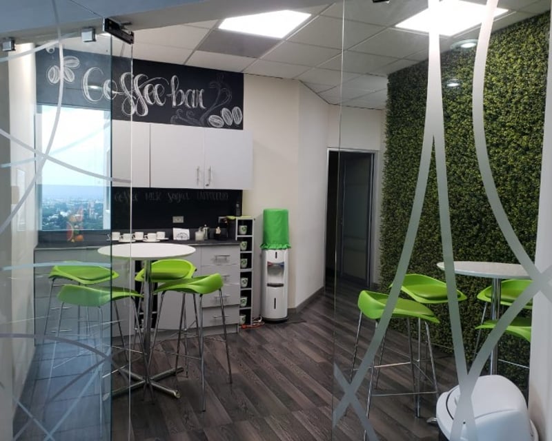 Oficina tipo Coworking en Zona Pradera Zona 10 en renta