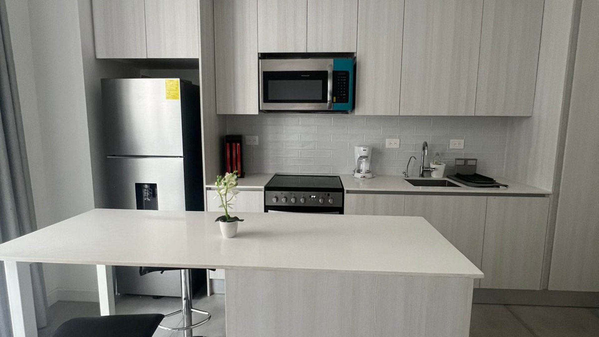APARTAMENTO TIPO ESTUDIO AMUEBLADO EN VENTA ANTARES DE CAYALA ZONA 16