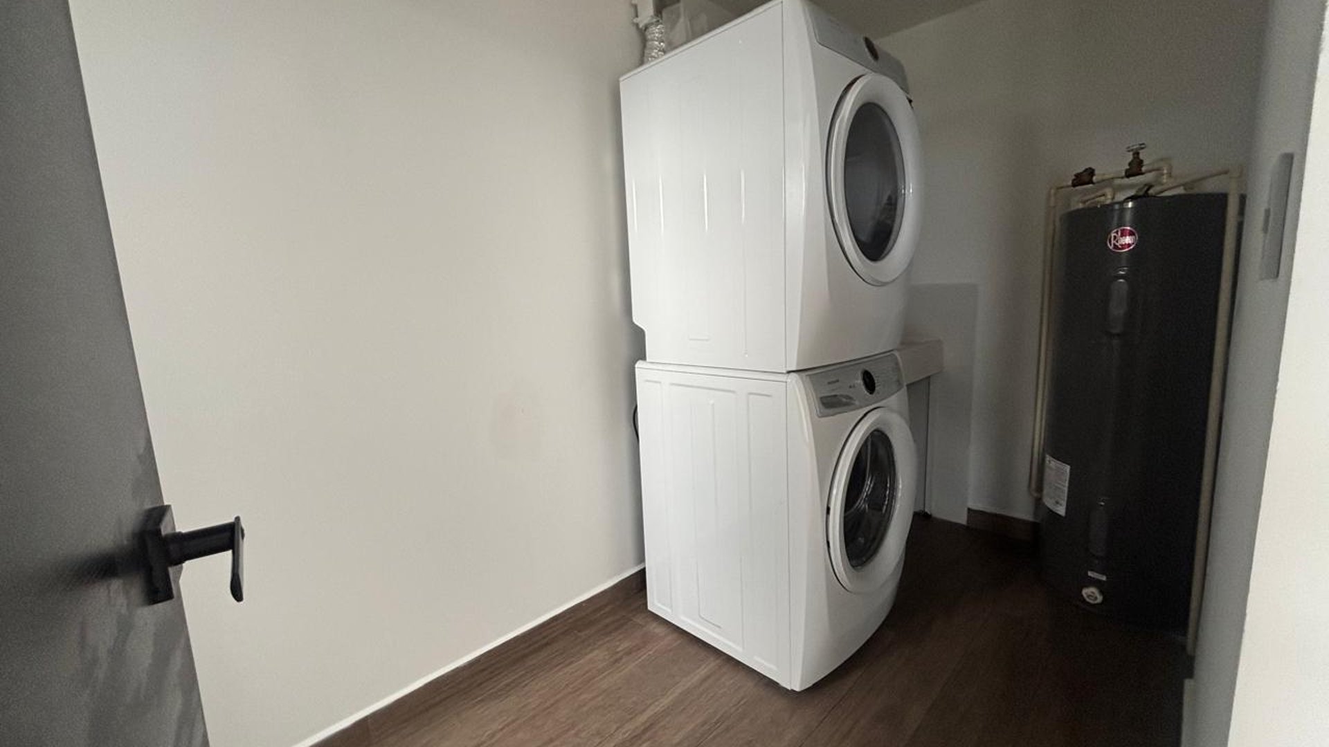 Apartamento en Alquiler Edificio IQ10, zona 10 - Miniatura 6