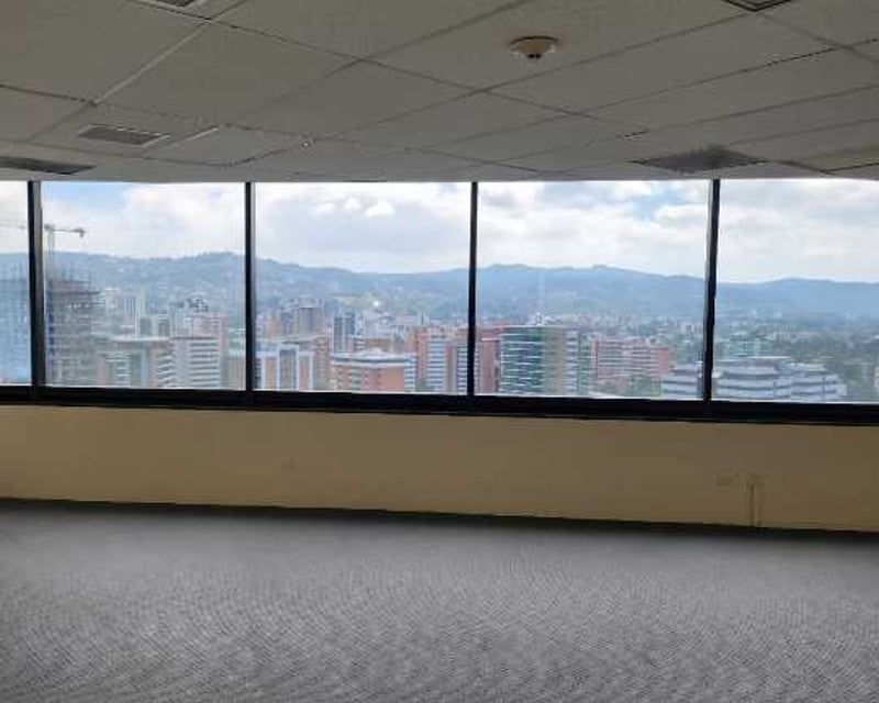 Alquilo Penthouse oficina en Edificio Murano Center, zona 10