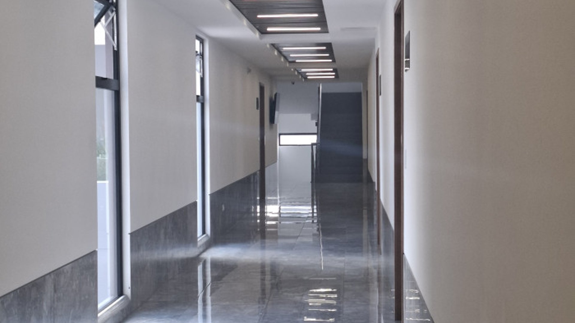 Clinica en Renta edificio Medico en zona 14 - Miniatura 3