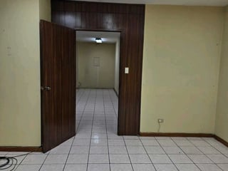 Alquiler de oficina tabicada en Edificio Plaza Marítima zona 10 - Image 3