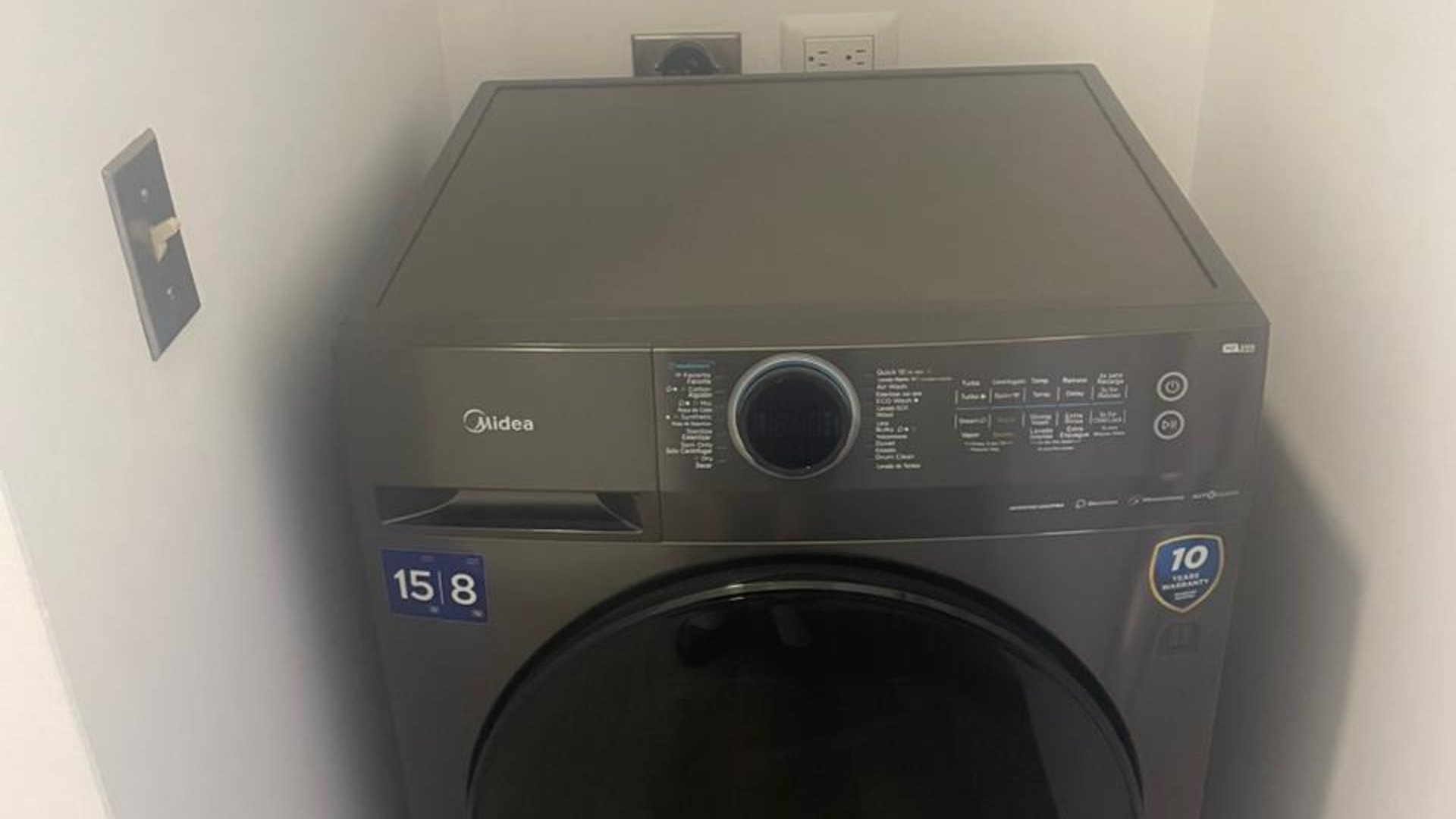 PRECIOSO Y MODERNO APARTAMENTO PARA EXTRENAR ZONA 13 - Miniatura 8