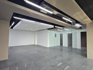 Venta o Alquiler de Oficina en Europlaza zona 14 - Image 6