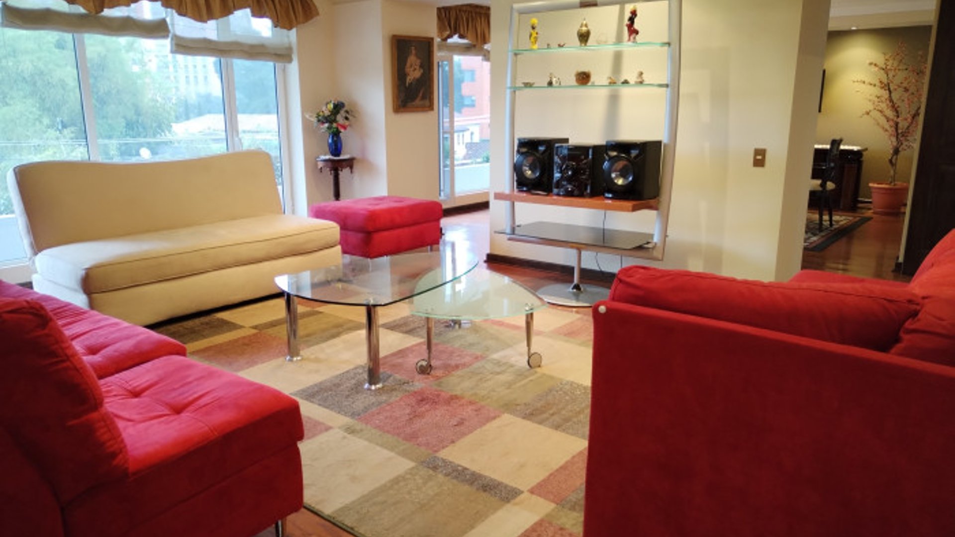 Apartamento en venta zona 10 con 3 habitaciones - Miniatura 2