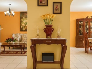 HERMOSA CASA DE LUJO EN VENTA EN SAN BARTOLOMÉ MILPAS ALTAS - Image 10