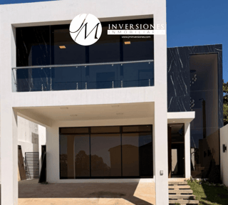 Casa En Venta Con 5 Dormitorios En Santa Elena Barillas