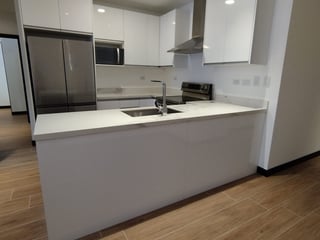 📍 APARTAMENTO AMUEBLADO EN RENTA – 2 HAB. | LIRIOS DE CAYALÁ 3 - 4