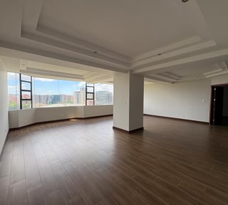 Apartamento en Venta Edificio Milenia, zona 10
