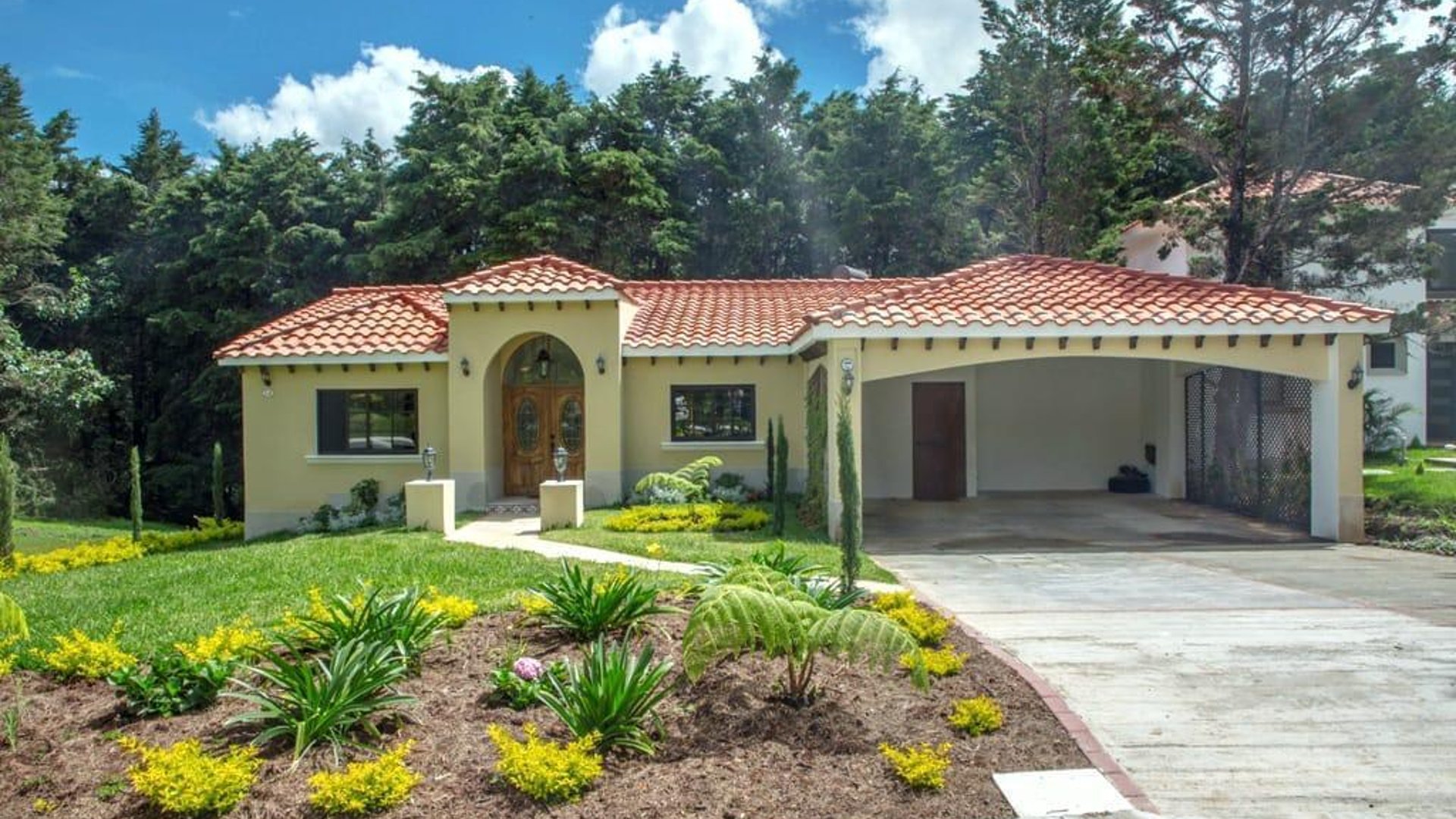 Exclusiva casa en Hacienda Nueva Country Club de Golf | San José Pinula