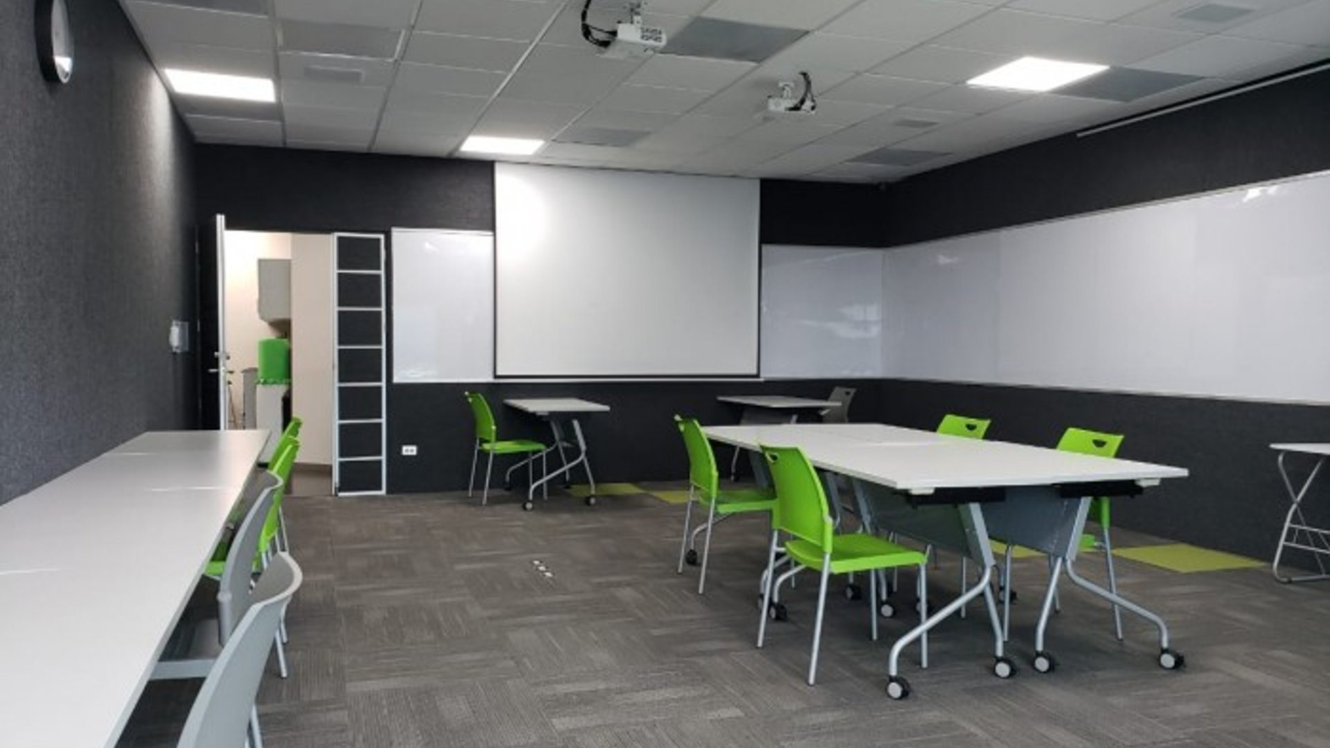 Oficina amueblada en alquiler en zona pradera zona 10