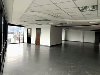 Oficina en renta o venta en zona 10 Guatemala - 2