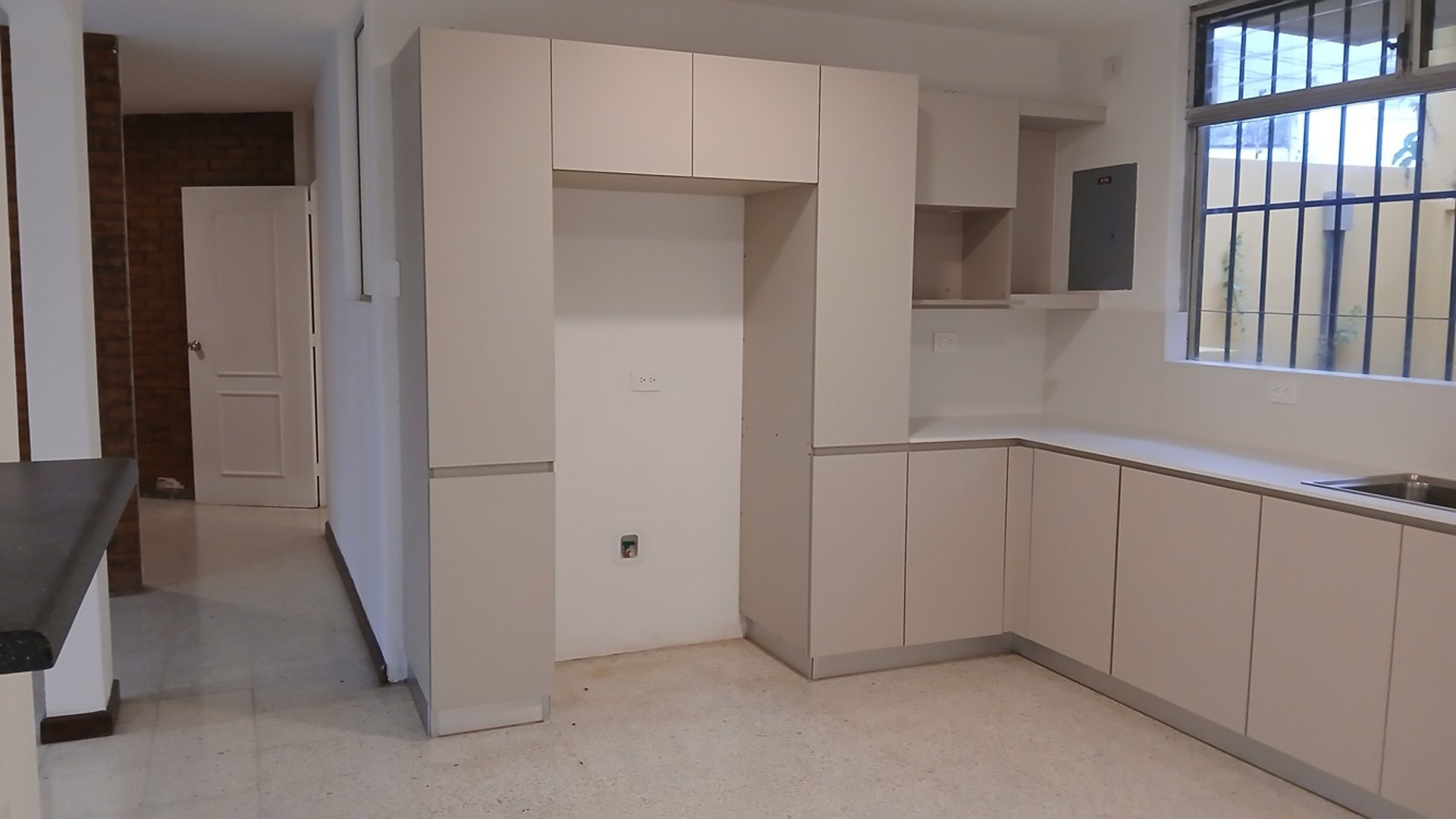 VENDO ZONA 3 CASA GRANDE EN COLONIA BRAN - Miniatura 9