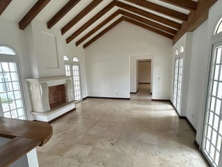 Mansión en Venta de 5 Dormitorios en zona 16 - 4