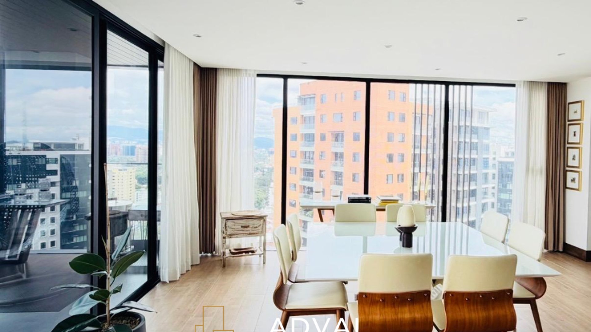 Lujoso apartamento en venta / renta Gaura Z.15 - Miniatura 4