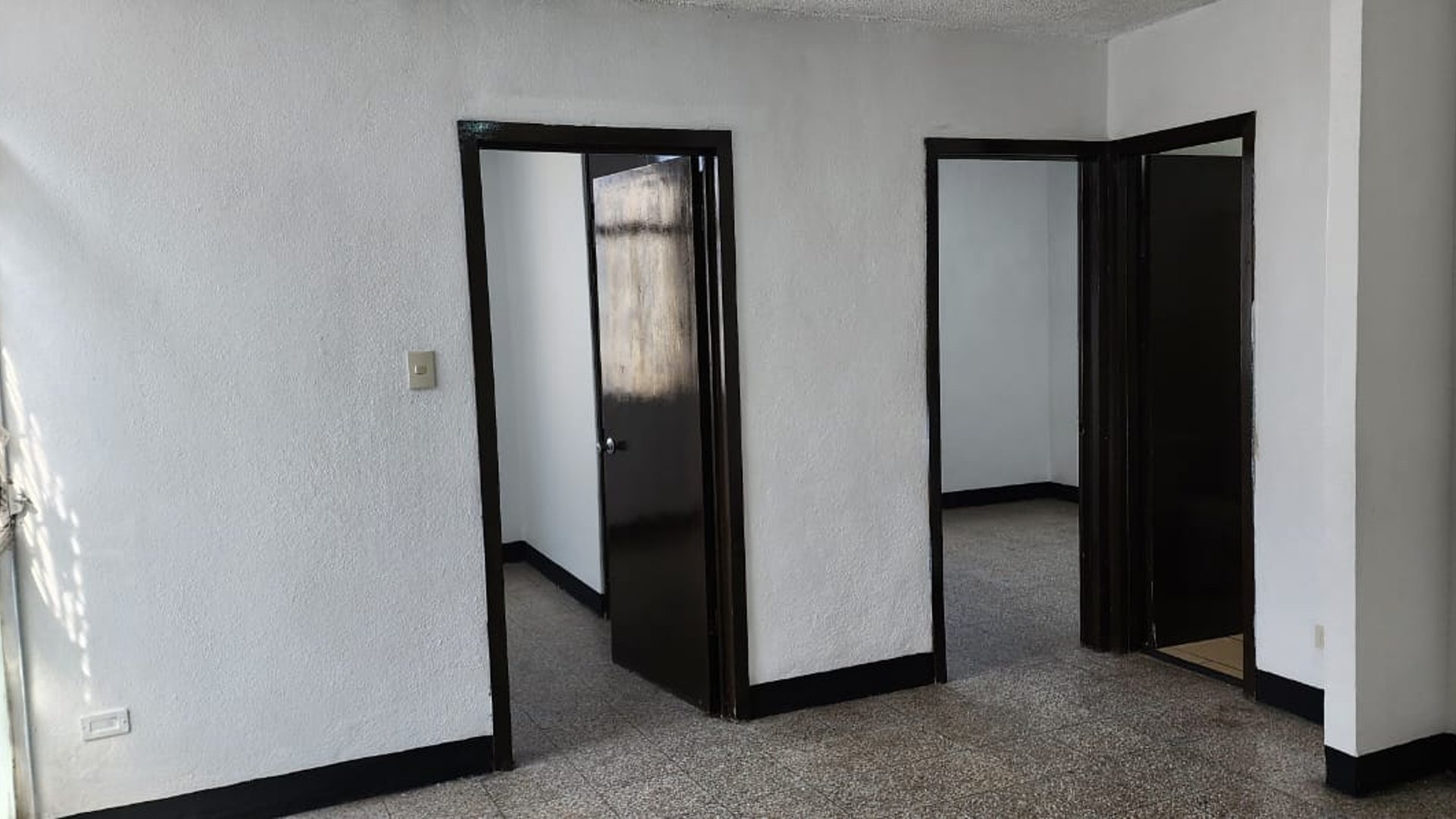 Venta de casa sobre Boulevard Principal Colonia Lourdes, zona 16 - Miniatura 8