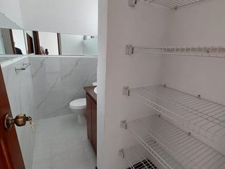 Casa en Renta a 20 mts de Av. Las Américas – Zona 13 - 4