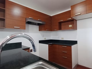 Amplio Apartamento en Venta - Zona 7, Ciudad de Guatemala - 2