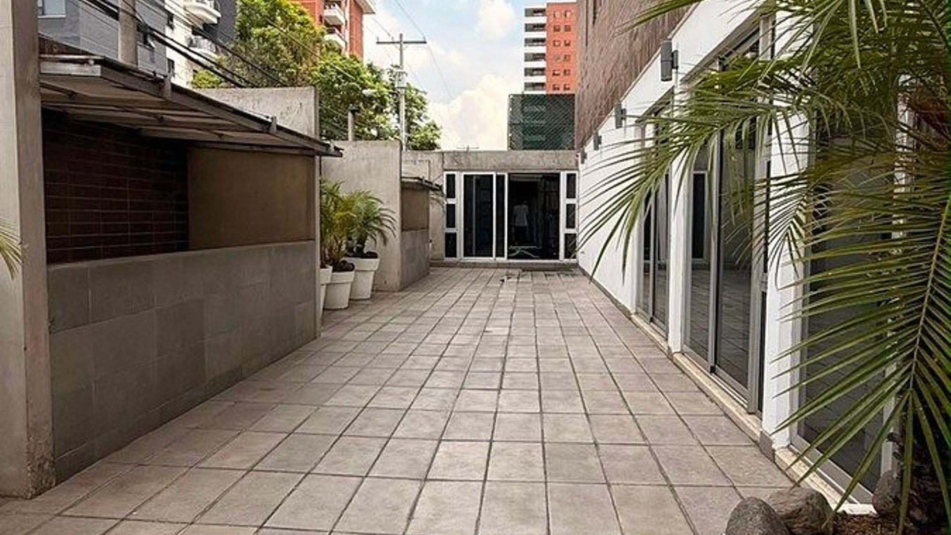 APARTAMENTO AMUEBLADO EN RENTA | TORRE 14, ZONA 14 - Miniatura 15