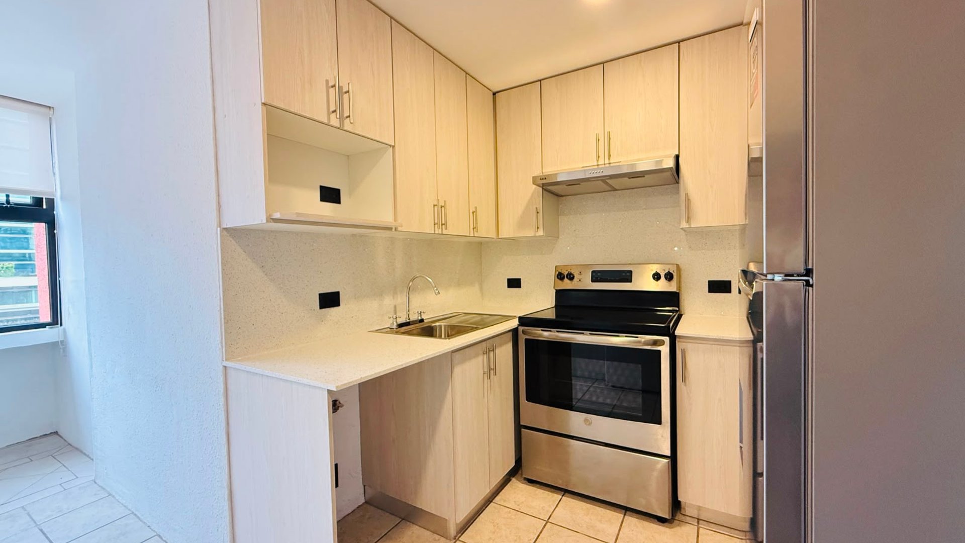 ALQUILER DE AMPLIO APARTAMENTO - VILLA REAL, ZONA 10 - Miniatura 4