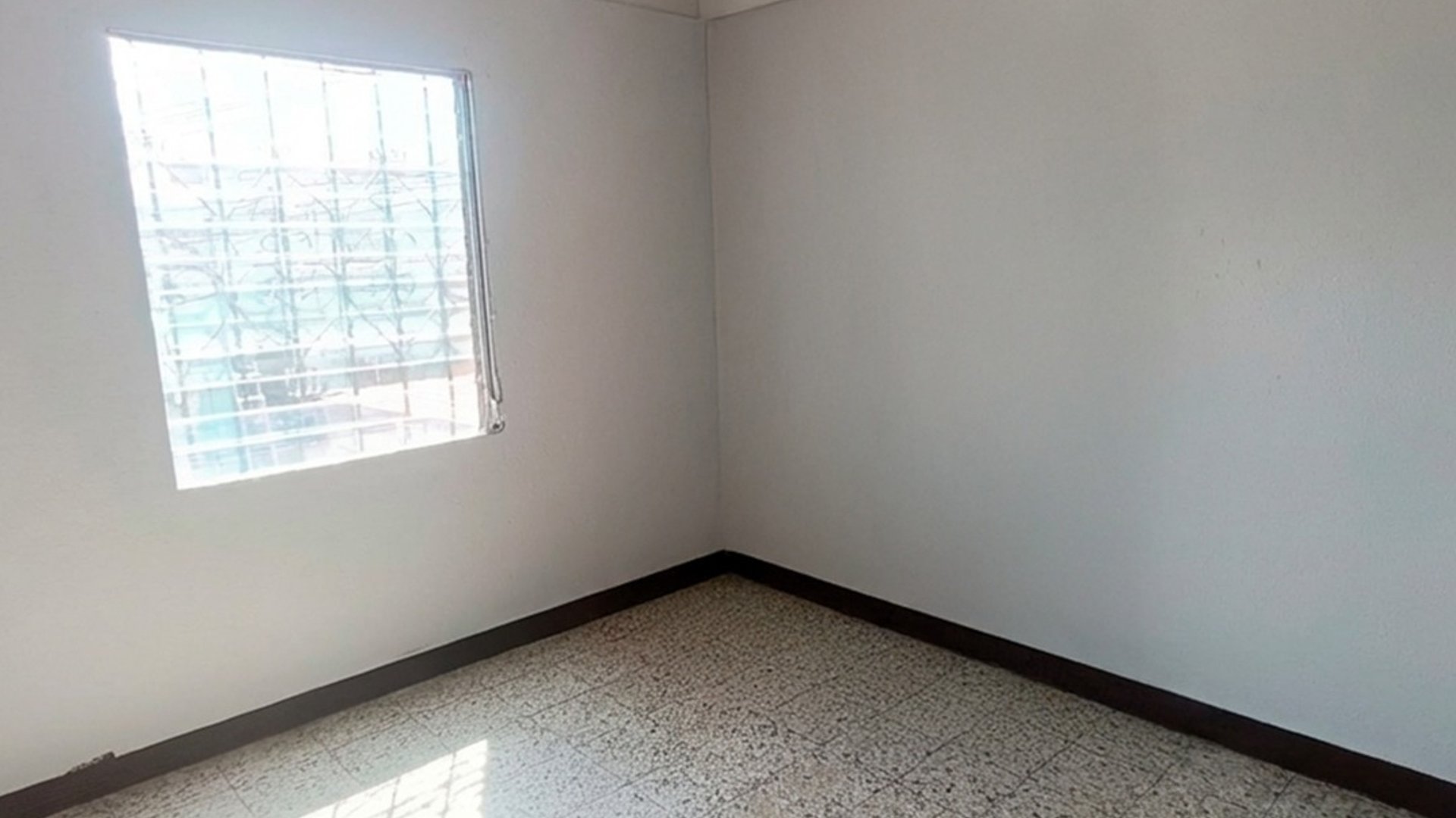 Casa en venta en Pinares del Norte, zona 18. - Miniatura 12