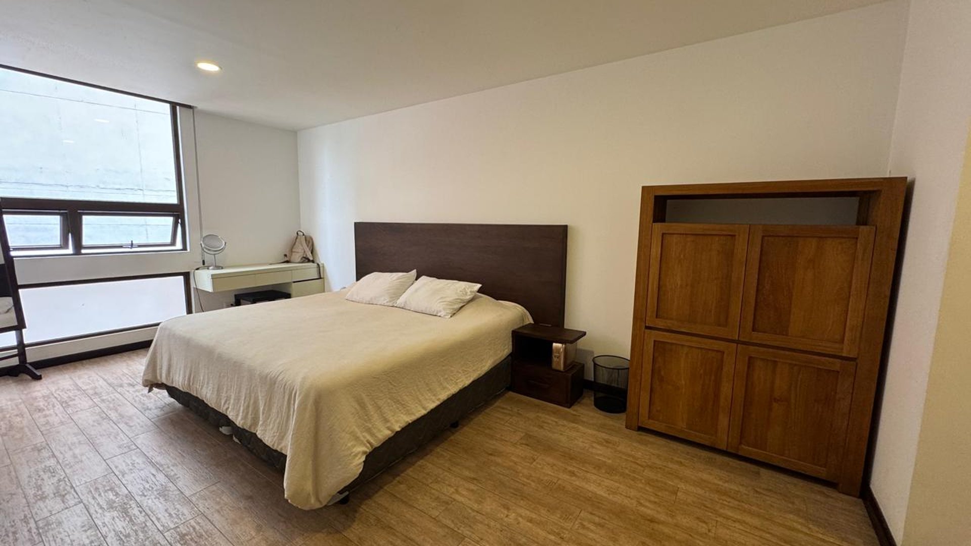 VENTA DE MODERNO APARTAMENTO - ALBERO 15, VH2 ZONA 15 - Miniatura 4