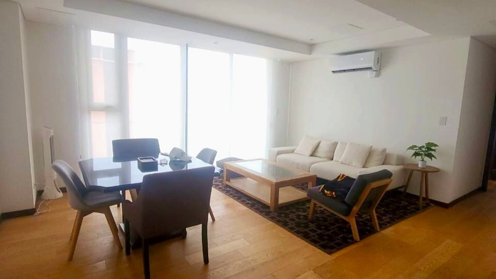 Apartamento amueblado en renta de 3 habitaciones en zona 14 Ref-5476