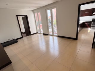Alquilo apartamento en  zona 14 - 4
