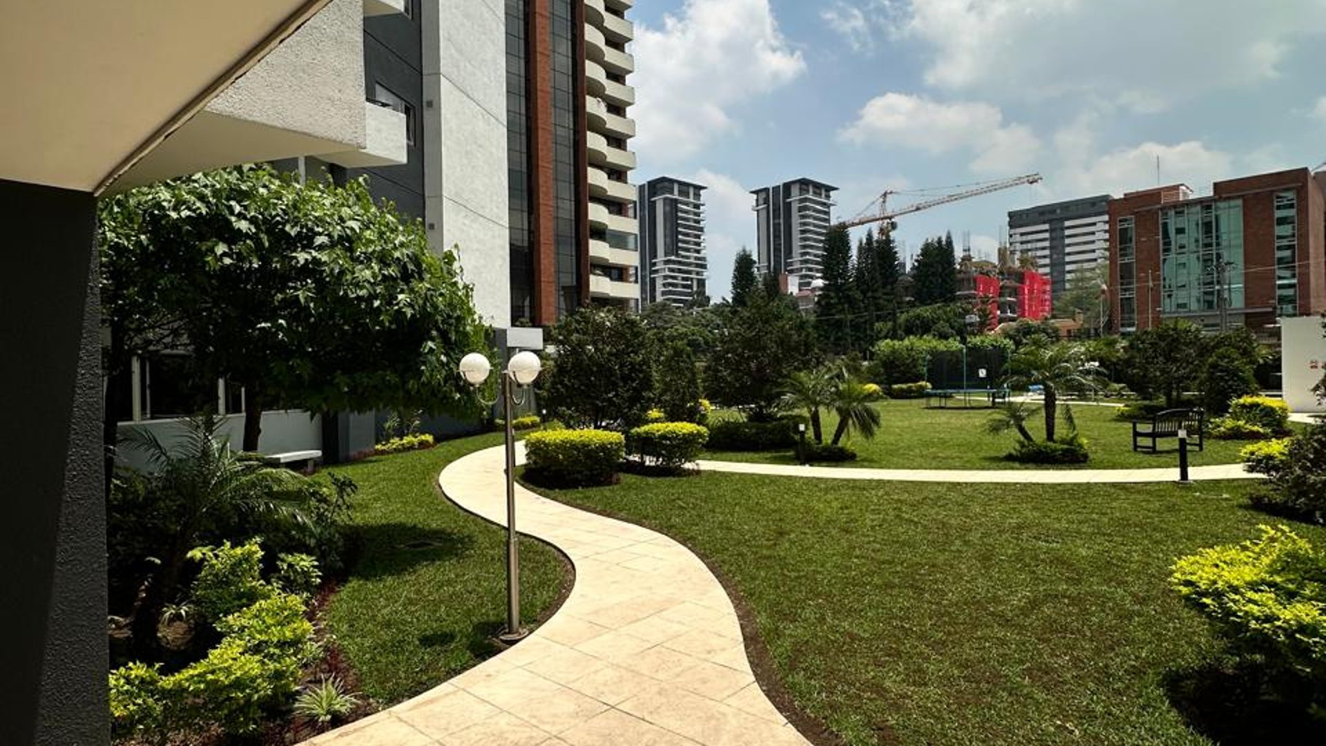 Apartamento en Alquiler Edificio Attica II, zona 14  - Miniatura 12
