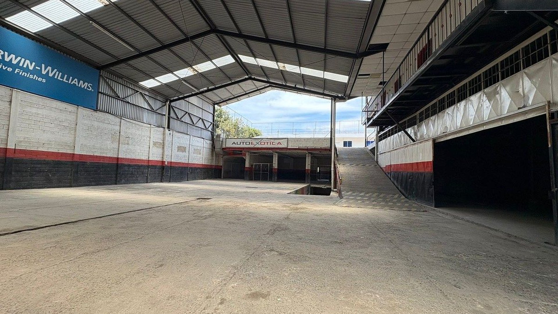 Bodega en Venta o Alquiler | Boulevard Sur, San Cristóbal - Miniatura 4