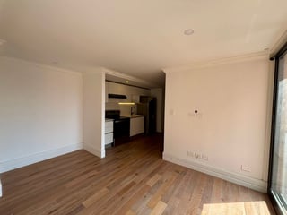 Apartamento en venta de 1 habitacion con balcon en zona 5 Ref-5390 - 2