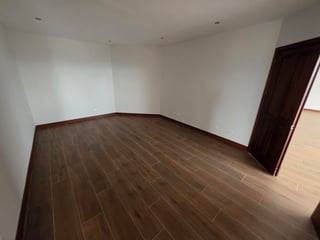 Venta de apartamento con 3 habitaciones y hab de servicio Z10 Ref-5307 - 5