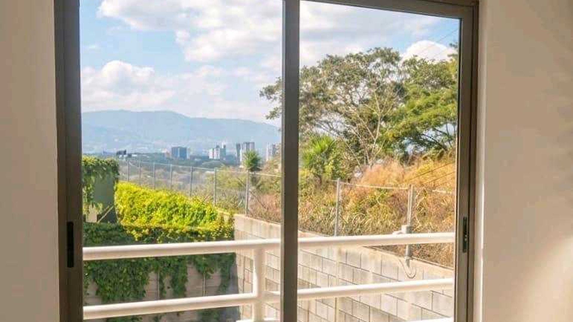 CASA EN VENTA / ALQUILER????  Tanta Premier, Santa Catarina Pinula - Miniatura 6