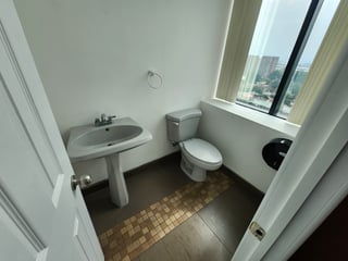 Venta de Oficina en Zona 14 Ref-4921 - 5