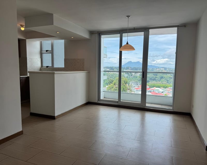 Apartamento en renta y venta zona 14 / Condado la Villa
